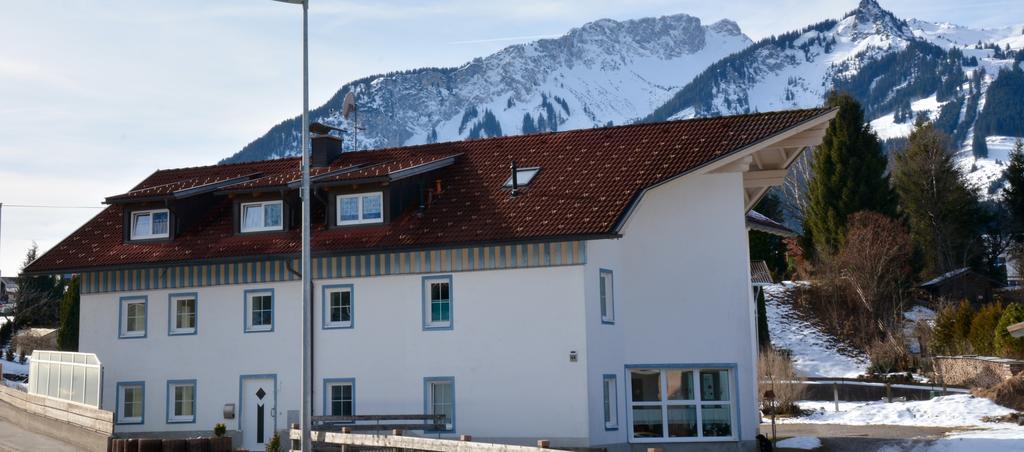 罗伊特Haus Claudia公寓 外观 照片